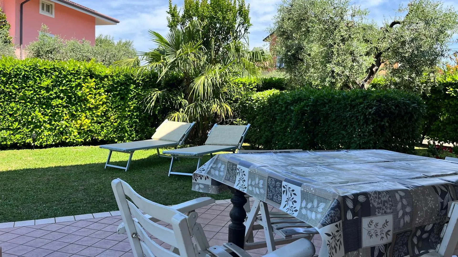 Casa Melania Laziseアパートメント イタリア